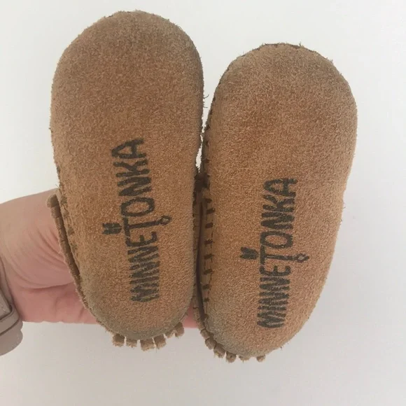 *Minnetonka Kids* Riley Booties - Picture 3 of 6